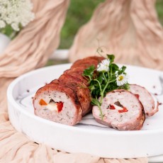 Ruladă din carne de porc cu bacon